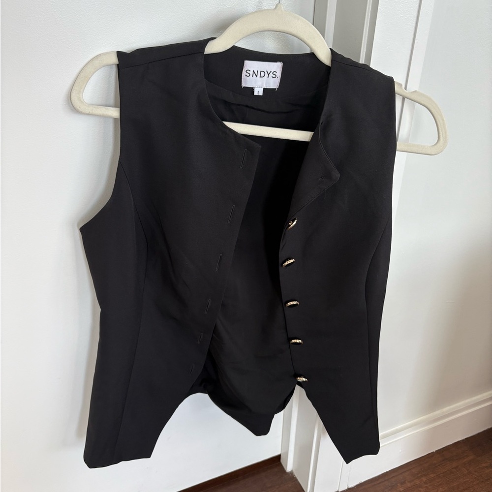 SNDYS Emiliana Top en Black - Picture 5 of 8